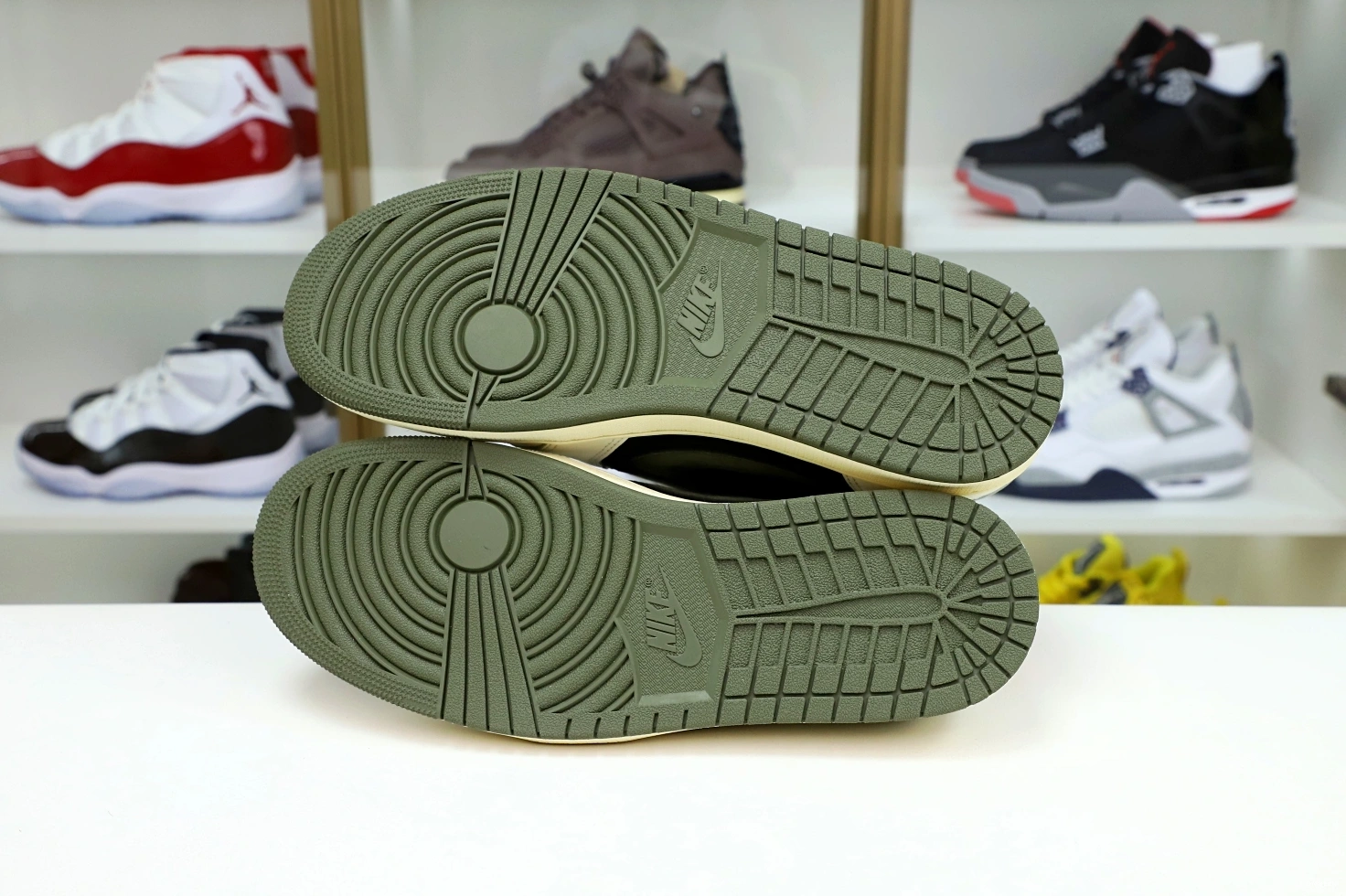 LOW JORDAN OG TRAVIS X SCOTT 1 AIR “Olive” NIKE 1118